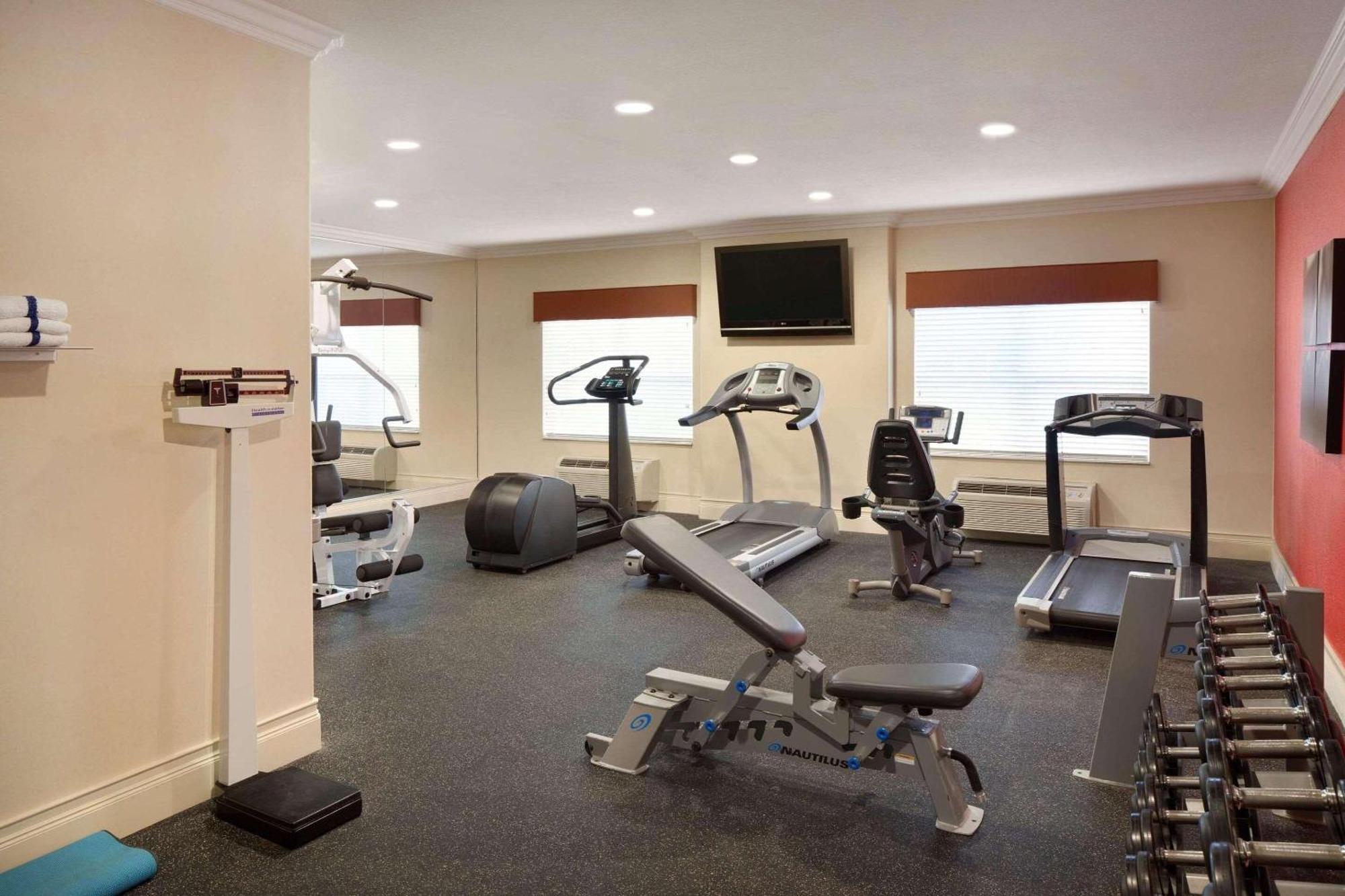 Country Inn & Suites By Radisson, Champaign North, Il Bagian luar foto